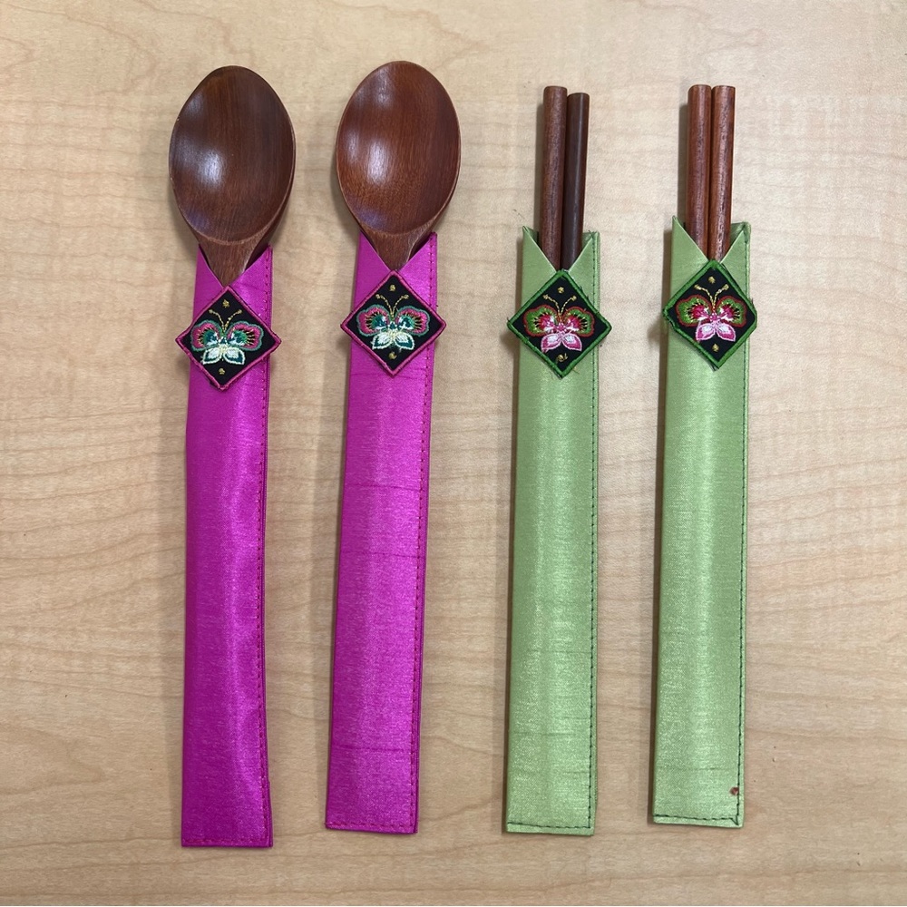 Set of 2 Pairs Wooden Chopsticks & 2 Wooden Spoons with Decorative Holder